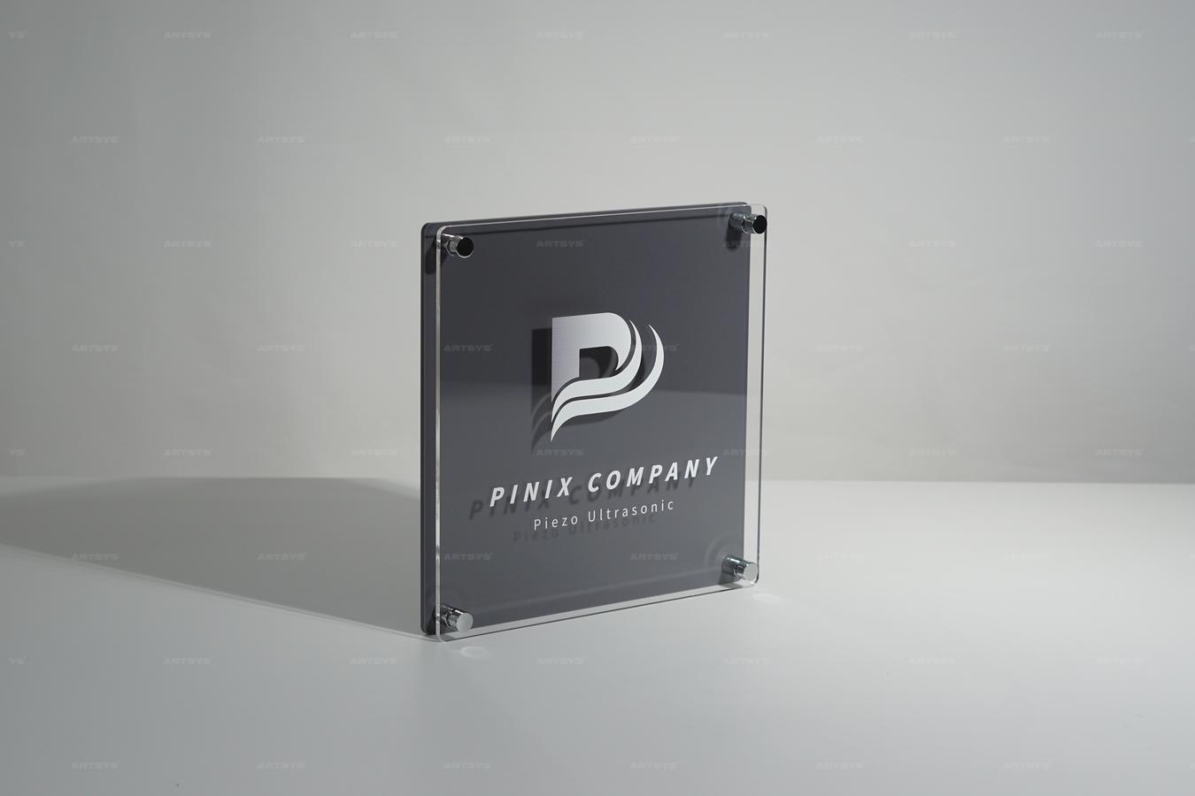 아트시스의 아크릴 명판 PINIX COMPANY - 초음파 기술로 특별한 공간 연출